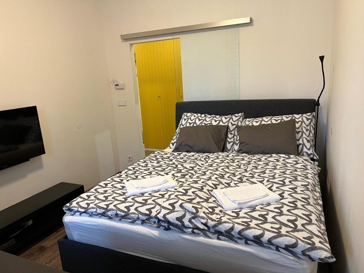 Studio apartment in center Brno Esterno foto